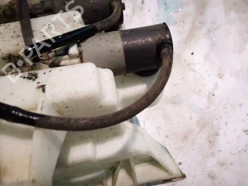 washer-pump-toyota-auris-_e15_-2006-2007-2008-2009-2010-2011-2012-2013-35288065 main image