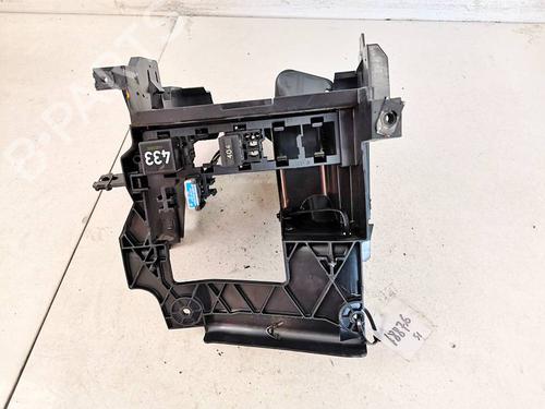 Used Fuse box Fuse box VW PASSAT B6 (3C2) 2.0 TDI (140 hp) 32933224 32933224