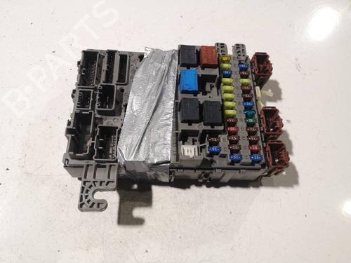 Used Fuse box Fuse box 39632051 39632051