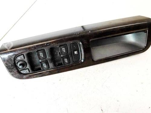 Used Switch Switch VOLVO V50 (545) 2.0 D (136 hp) 32945794 32945794
