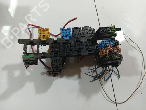 Used Fuse box AUDI 80 B4 Saloon (8C2) 1.9 TDI (90 hp) 32560205