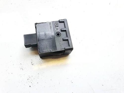 switch-citroen-c4-picasso-ii-2013-35002330 main image