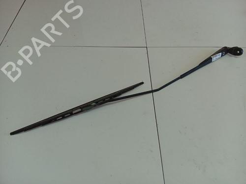 Used Front windshield wiper arm Front windshield wiper arm RENAULT LAGUNA I (B56_, 556_) 2.0 (B56C/H/N) (113 hp) 33730957 33730957
