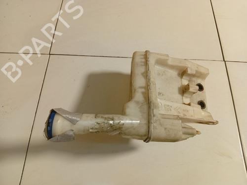 Used Windscreen washer tank Windscreen washer tank 39182651 39182651