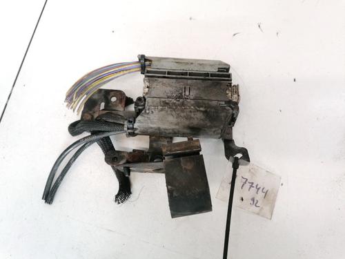 Used Fuse box Fuse box LANCIA PHEDRA (179_) 2.0 JTD (179.AXE1A) (107 hp) 32908685 32908685