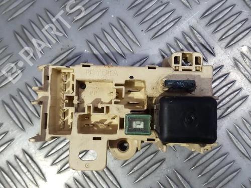 Used Fuse box Fuse box TOYOTA COROLLA Estate (_E11_) 1.4 16V (ZZE111_, ZZE111R) (97 hp) 33493988 33493988