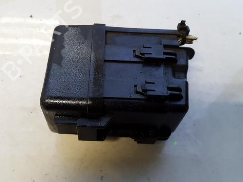 Used Fuse box Fuse box 33514812 33514812