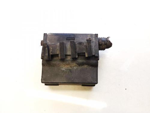 Used Fuse box Fuse box OPEL VECTRA B Estate (J96) 2.0 DTI 16V (F35) (101 hp) 33106004 33106004