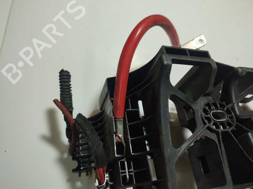 Fuse box OPEL ASTRA H (A04) 1.9 CDTI (L48) | BP32571993E1