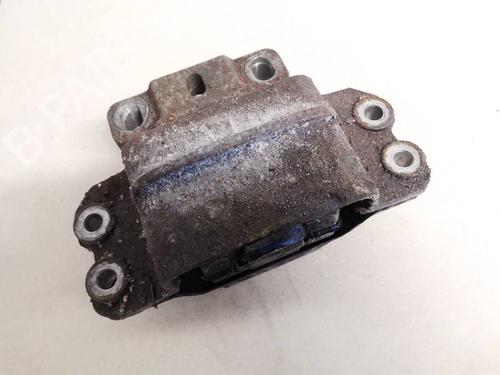 Used Engine mount Engine mount VW GOLF PLUS V (5M1, 521) 1.9 TDI (105 hp) 32928198 32928198