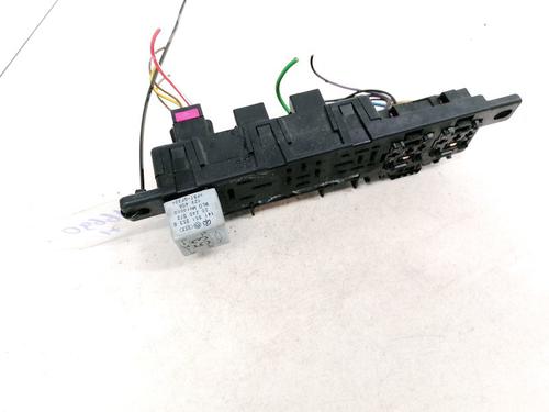fuse-box-vw-passat-b5-variant-3b5-1997-1998-1999-2000-2001-33082396 main image