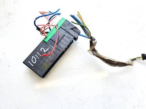 Used Fuse box Fuse box PEUGEOT 407 (6D_) 2.0 HDi 135 (6DRHRH, 6DRHRE, 6DRHRG, 6DRHRJ) (136 hp) 32593001 32593001