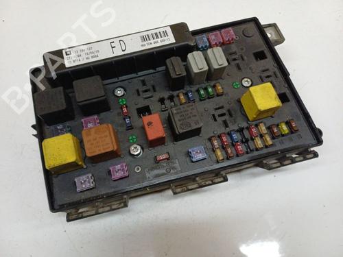Used Fuse box Fuse box OPEL ASTRA H (A04) 1.6 (L48) (105 hp) 40067824 40067824
