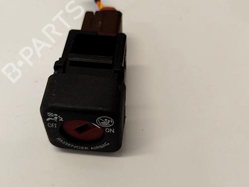 Comutador Comutador OPEL ASTRA L (OV5) 1.2 (FPHNSL, FPHNSR) (131 hp) 34712636 34712636