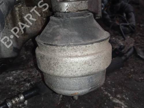 Used Engine mount Engine mount VW PASSAT B5 Variant (3B5) 1.8 (125 hp) 32964720 32964720