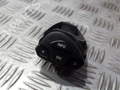 Used Steering wheel controls Steering wheel controls 35667508 35667508