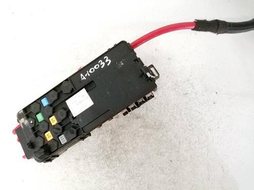Used Fuse box Fuse box 32585795 32585795