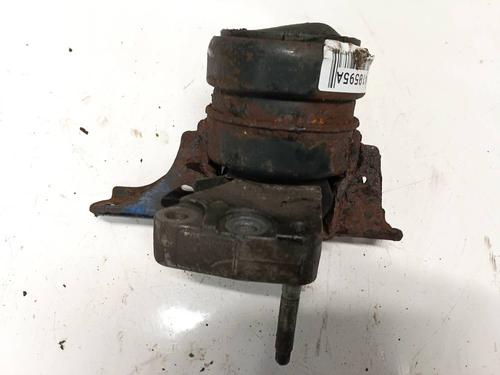 Used Engine mount Engine mount TOYOTA YARIS (_P9_) 1.0 VVT-i (KSP90_, KSP90R) (69 hp) 32568509 32568509