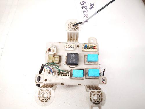 Used Fuse box Fuse box 32917772 32917772