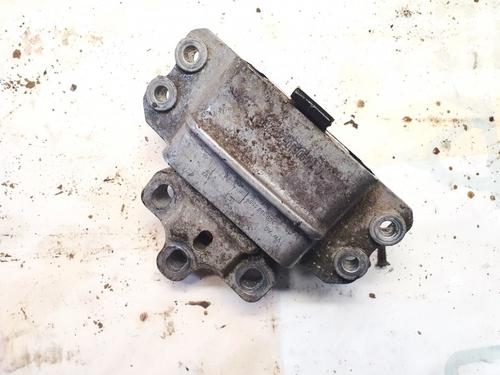 Used Engine mount Engine mount VW PASSAT B6 (3C2) 2.0 FSI (150 hp) 32899279 32899279