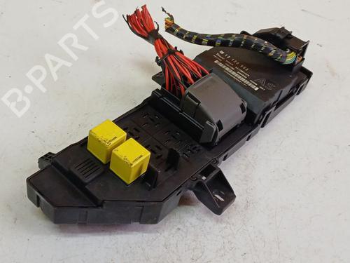 Fuse box OPEL SIGNUM Hatchback (Z03) 2.2 direct (F48) | BP32533860E1