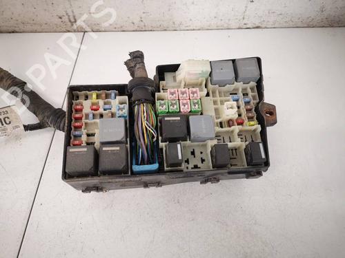 Used Fuse box Fuse box 39040714 39040714