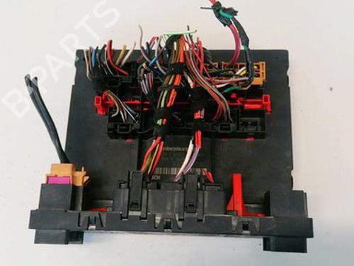 Used Fuse box Fuse box VW CADDY III Box Body/MPV (2KA, 2KH, 2CA, 2CH) 1.9 TDI (105 hp) 33065370 33065370