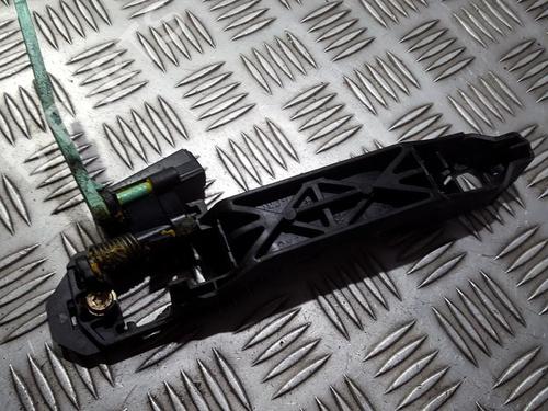 rear-left-exterior-door-handle-toyota-corolla-verso-_e12_-2001-2002-2003-2004-2005-2006-2007-35696702 main image