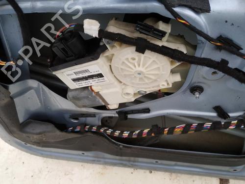 Right front window motor BMW X3 (E83) 2.0 d | BP35574507E20 - Image 2