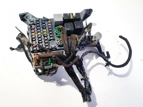 Used Fuse box Fuse box FORD MONDEO III (B5Y) 2.0 TDCi (130 hp) 32887173 32887173