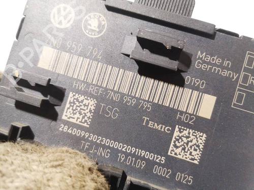 Electronic module SKODA SUPERB II (3T4) 2.0 TDI | BP38798593M83 - Image 3