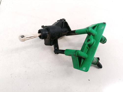 clutch-slave-cylinder-ford-focus-i-daw-dbw-1998-1999-2000-2001-2002-2003-2004-2005-2006-2007-2008-2009-35539959 main image