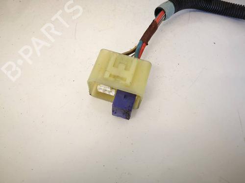 Used Electronic sensor Electronic sensor TOYOTA COROLLA Verso (ZER_, ZZE12_, R1_) 2.0 D-4D (CUR10_, CUR10R) (116 hp) 33098008 33098008