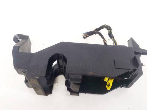 Used Fuse box AUDI A4 B8 (8K2) 2.0 TDI (143 hp) 32604791