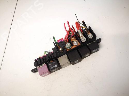 fuse-box-vw-passat-b5-variant-3b5-1997-1998-1999-2000-2001-32945361 main image