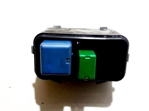 fuse-box-toyota-rav-4-ii-_a2_-2000-2001-2002-2003-2004-2005-33514889 main image