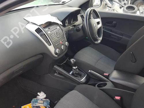 Switch KIA CEE'D Hatchback (ED) 1.6 CRDi 128 | BP33492390I30 - Image 5