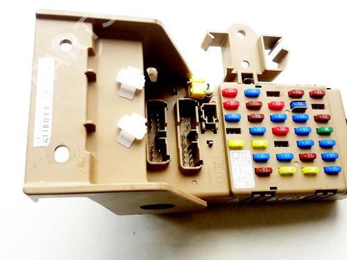 Used Fuse box Fuse box SUBARU FORESTER (SH_) 2.0 D AWD (SHH, SHD, SHN) (147 hp) 33520111 33520111