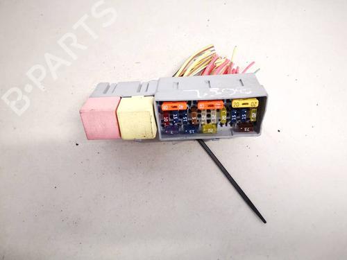 fuse-box-renault-scenic-ii-jm01_-2003-2004-2005-2006-2007-2008-2009-2010-32926291 main image