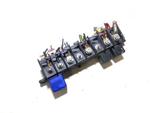 Used Fuse box Fuse box AUDI A4 B5 (8D2) 1.9 TDI (110 hp) 33105284 33105284