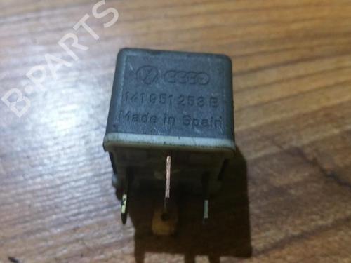 Used Electronic sensor Electronic sensor VW PASSAT B3/B4 Variant (3A5, 35I) 1.6 (72 hp) 33519138 33519138