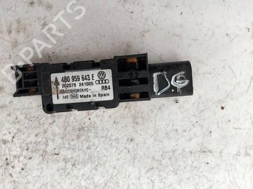 Used Electronic module Electronic module MERCEDES-BENZ R-CLASS (W251, V251) R 320 CDI 4-matic (251.022, 251.122) (224 hp) 32557556 32557556