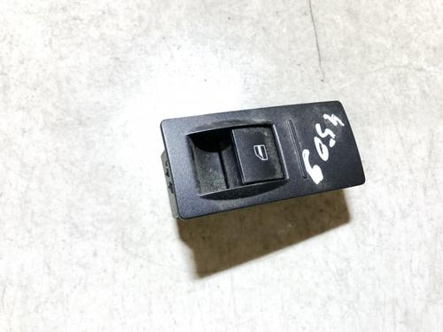 Used Switch Switch VW PHAETON (3D1, 3D2, 3D3, 3D4, 3D6, 3D7, 3D8, 3D9) 3.0 V6 TDI 4motion (233 hp) 33101648 33101648