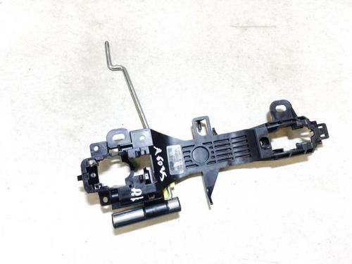 front-left-exterior-door-handle-toyota-yaris-_p15_-2013-35642011 main image