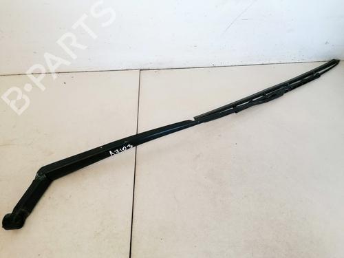 Used Front windshield wiper arm Front windshield wiper arm TOYOTA YARIS (_P9_) 1.4 D-4D (NLP90_, NLP90R) (90 hp) 32877117 32877117