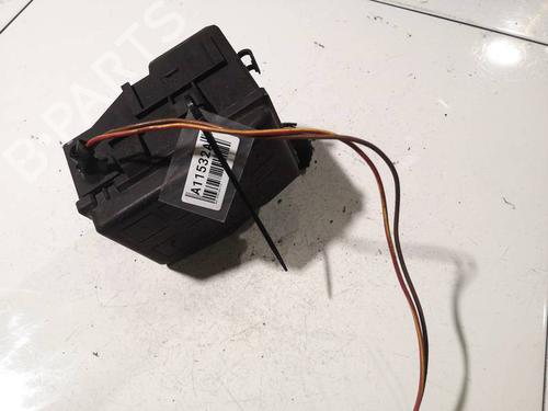 Used Fuse box Fuse box 37598518 37598518