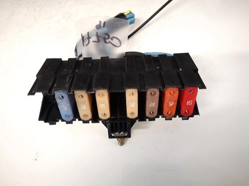 fuse-box-peugeot-407-6d_-2004-2005-2006-2007-2008-2009-2010-2011-32905917 main image