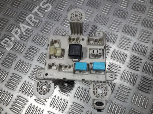 Used Fuse box Fuse box TOYOTA PREVIA II (_R3_) 2.0 D-4D (CLR30_, CLR30R) (116 hp) 33502643 33502643
