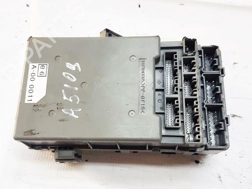 Used Fuse box Fuse box HONDA CR-V III (RE_) 2.2 i-CTDi 4WD (RE6) (140 hp) 33099227 33099227