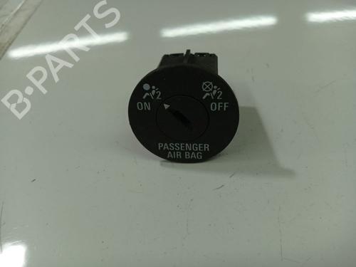 switch-opel-insignia-a-g09-2008-2009-2010-2011-2012-2013-2014-2015-2016-2017-32531657 main image